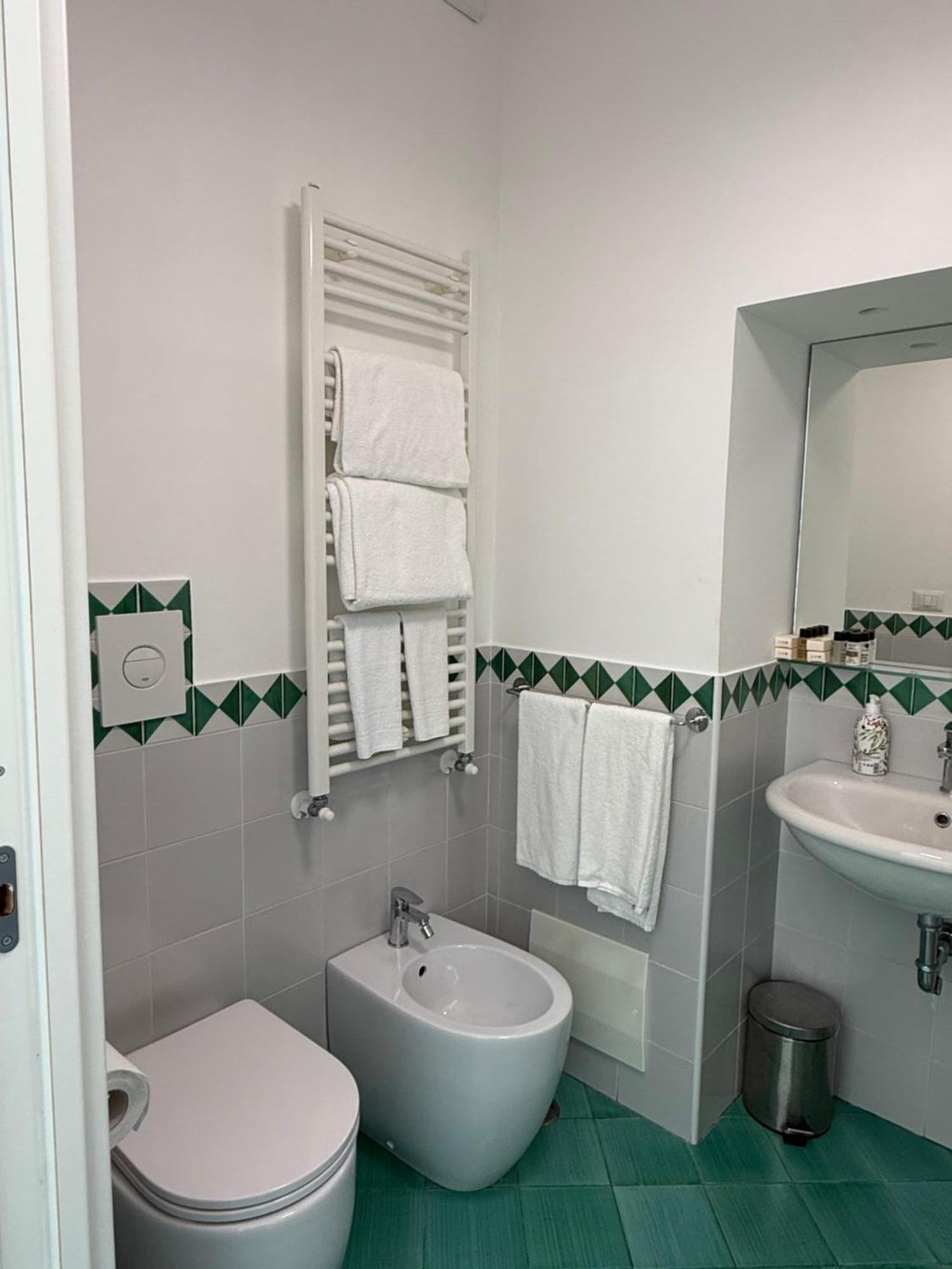 Casa Gabriella - Amalfi Coast - Free Parking - Full Sea View Villa วิเอตริ ภายนอก รูปภาพ